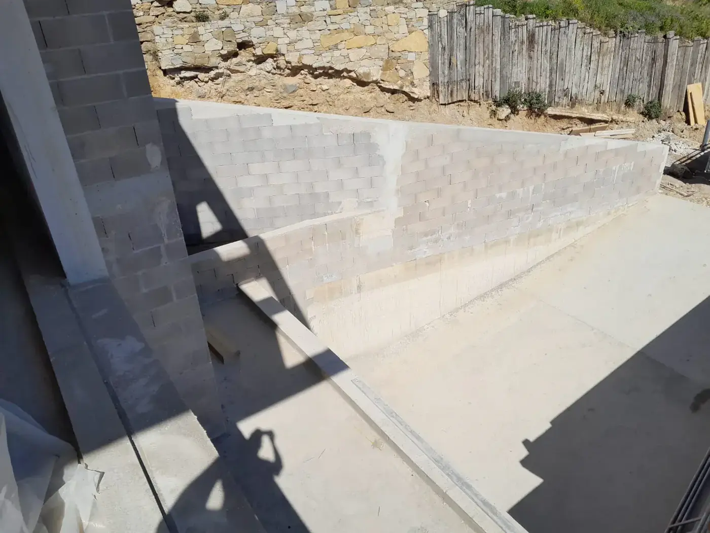 Entrée du garage en sous-sol — construction d'une villa à La Ciotat (13)